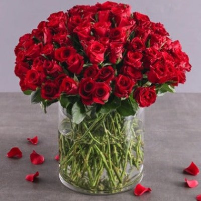 valentine-roses-vase-dubai_460x